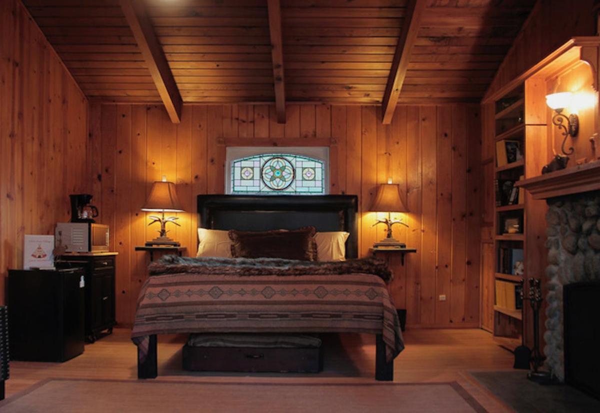 Silver Pines Lodge アイディルワイルド エクステリア 写真