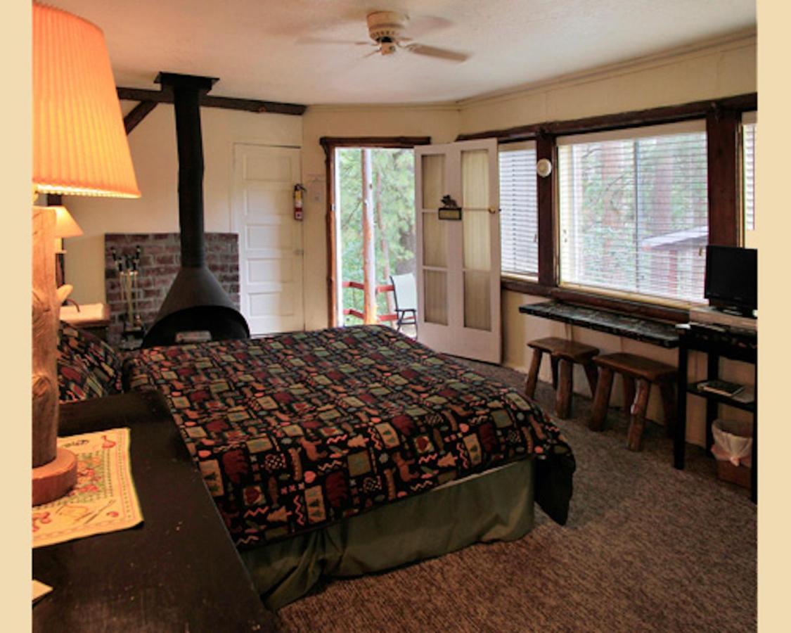 Silver Pines Lodge アイディルワイルド エクステリア 写真