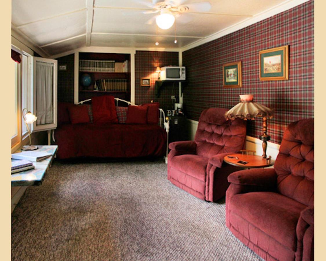 Silver Pines Lodge アイディルワイルド エクステリア 写真