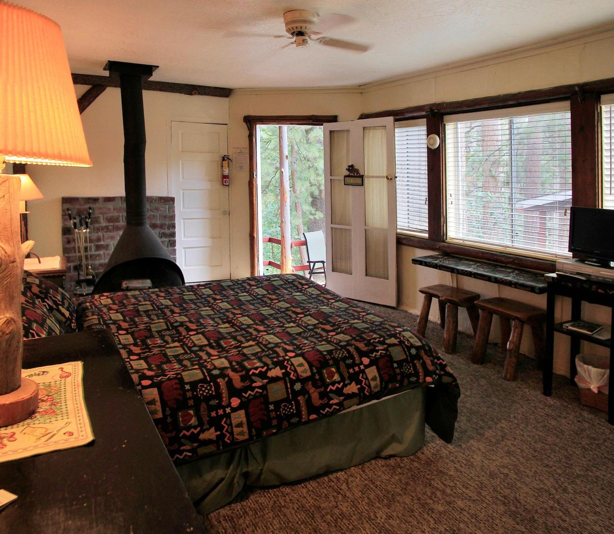 Silver Pines Lodge アイディルワイルド エクステリア 写真